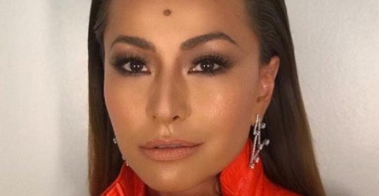 Grávida, Sabrina Sato é apresentada como rainha de bateria da Gaviões da Fiel