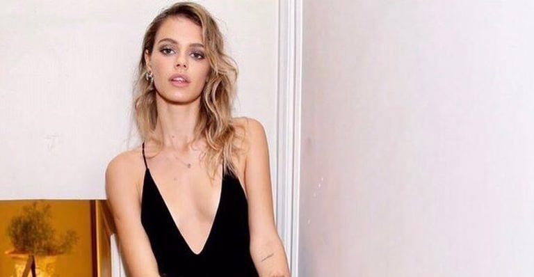 Ex de Chay Suede, Laura Neiva divide momento íntimo com duas atrizes: ”Ataque de beijo”