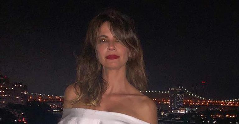 Em Nova York, Luciana Gimenez tieta ex-presidente americano após premiação