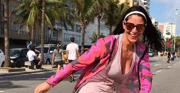 Carol Castro detona ao andar de skate pela primeira vez