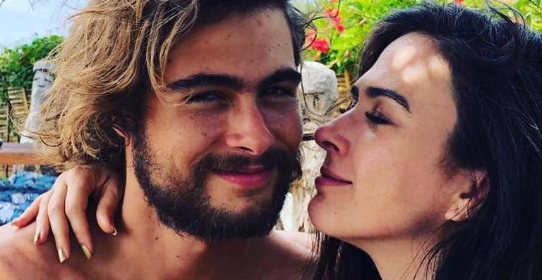 Momento de intimidade na cama entre Tata Werneck e Rafael Vitti termina em susto