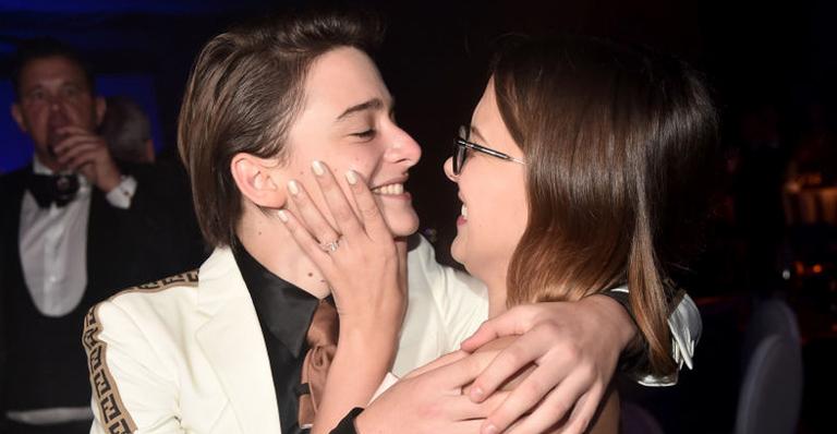 Estrela teen de ‘Stranger Things’ rouba a cena no Emmy Awards com detalhe curioso