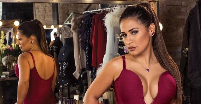Nos Estados Unidos, Simone se surpreende com fãs pedindo fotos