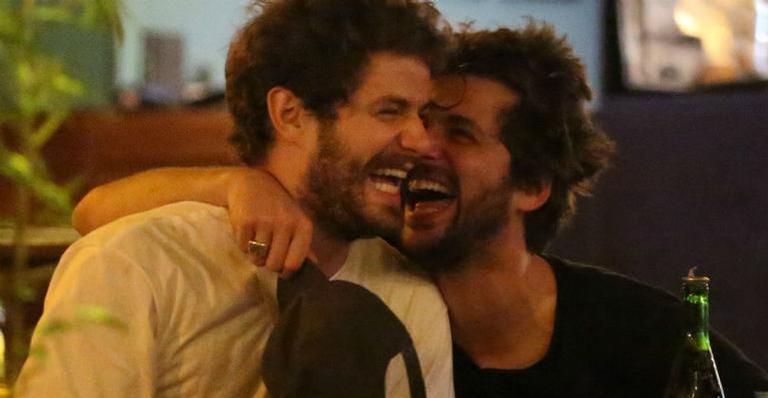 Mauricio Destri quebra silêncio sobre romance com Gil Coelho