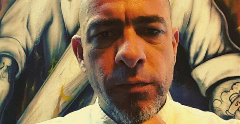 Henrique Fogaça posa em momento de carinho com a filha e emociona: ”Lindo de ver”