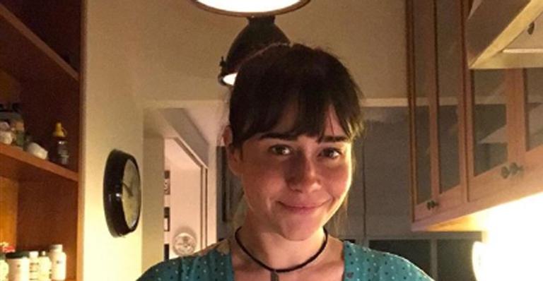 Alessandra Negrini compartilha foto do filho e web pira: ”Minha sogra”