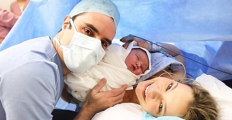 Com filho recém-nascido, Milena Toscano deixa maternidade e assume novo vício