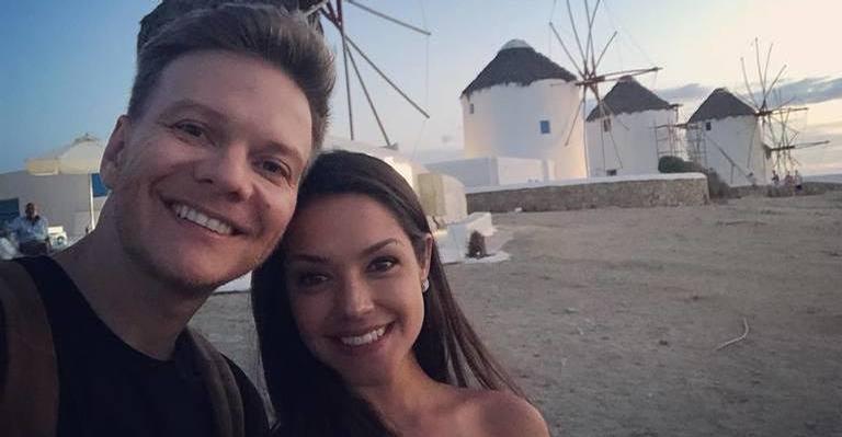 Thaís Fersoza revela que Michel Teló é um companheiro dedicado desde o início do namoro