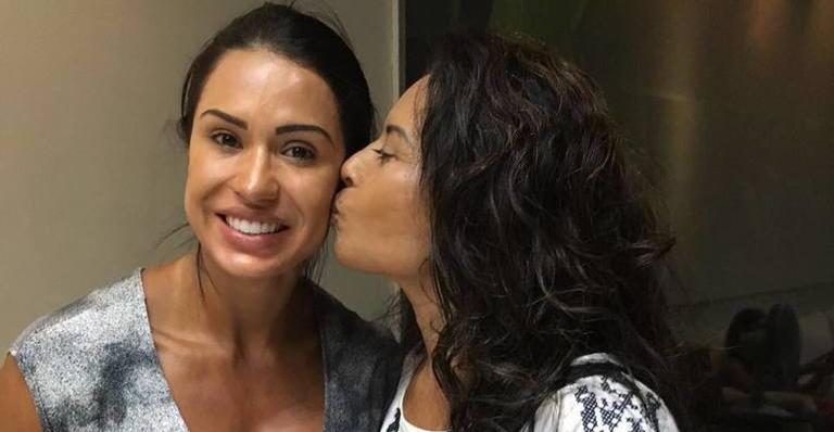 Mãe de Gracyanne Barbosa posta foto antiga da filha e mudanças no corpo surpreendem
