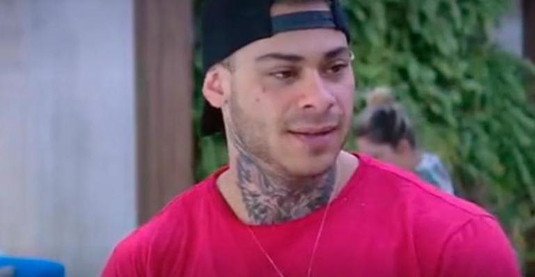 Em ‘A Fazenda’, Léo Stronda se exalta e dispara sobre Gabi Prado: ”Piranha”