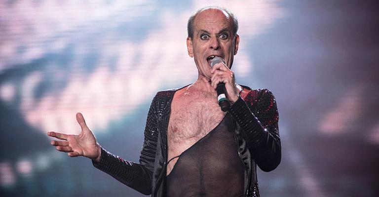 Ney Matogrosso filma OVNI no céu do Rio de Janeiro e choca a web