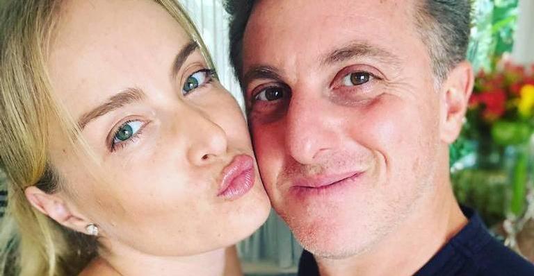 Em clique raro, Angélica posa com a filha, Eva, e semelhança chama atenção: ”Sua cópia”