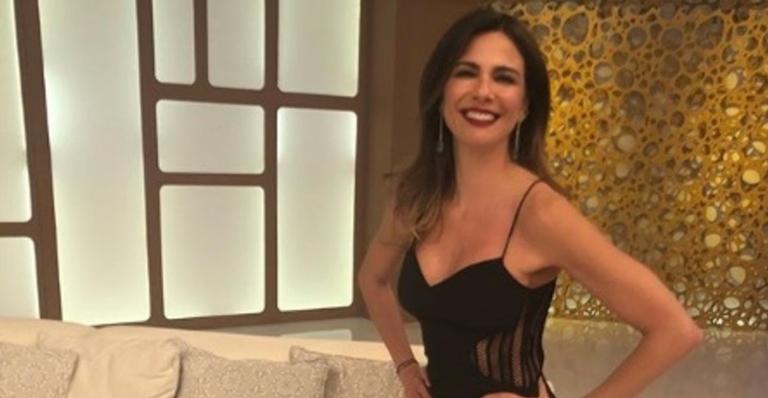 Luciana Gimenez aposta em look transparente durante evento na Europa