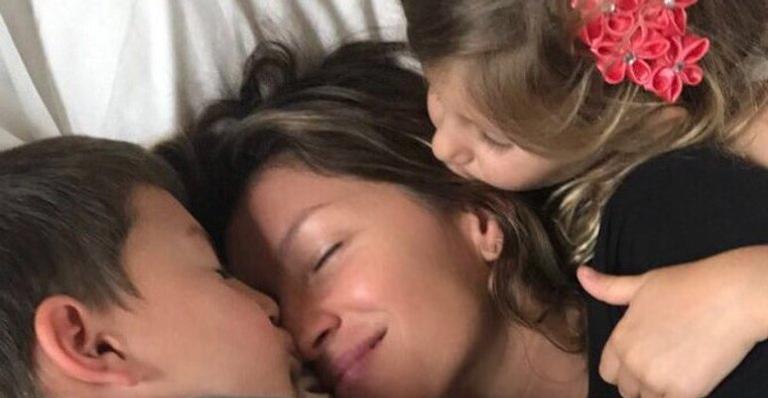 Gisele Bündchen revela dificuldade com a maternidade: ”Como se uma parte de mim morresse”