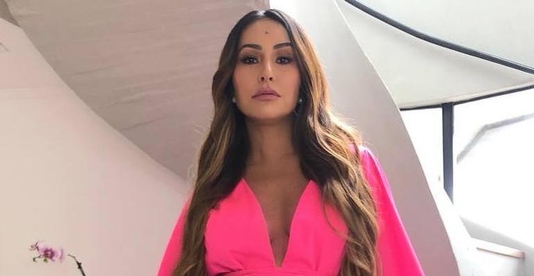 Grávida de 8 meses, Sabrina Sato posa de lingerie revela quantos quilos ganhou