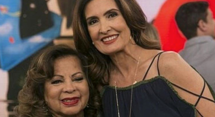 Famosos lamentam a morte da cantora Angela Maria