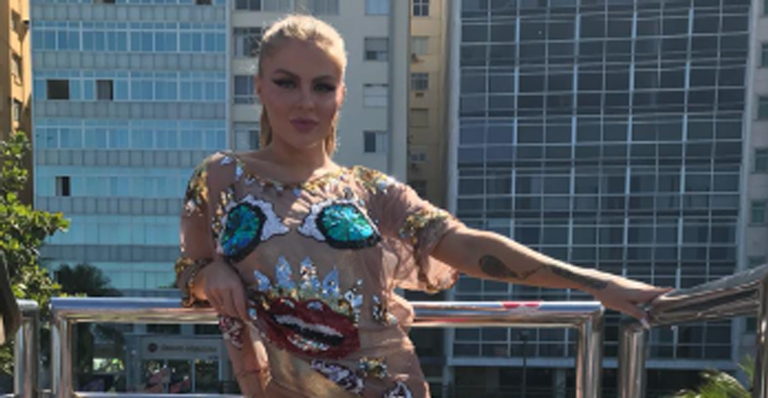 Luísa Sonza arrasta multidão em trio elétrico e abre o jogo sobre o cachê para apresentação