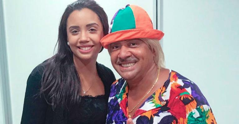 Florentina, filha de Tiririca, posa de biquíni e recebe elogios na web