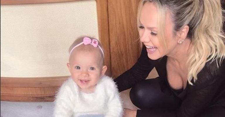 Eliana exibe vídeo fofíssimo de sua filha Manuela encantada ao escutar som do piano