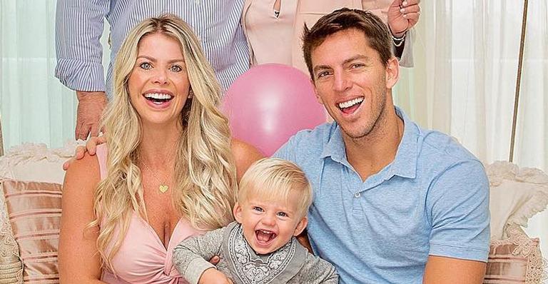 Karina Bacchi celebra seus 42 anos com linda sessão de fotos: ”Mar de amor”