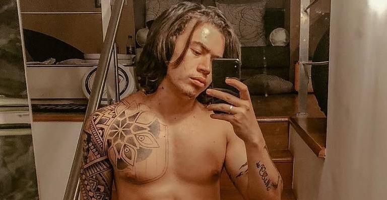 Whindersson Nunes se assusta com casa luxuosa repleta de lama: ”Um segundo que eu descuidei”