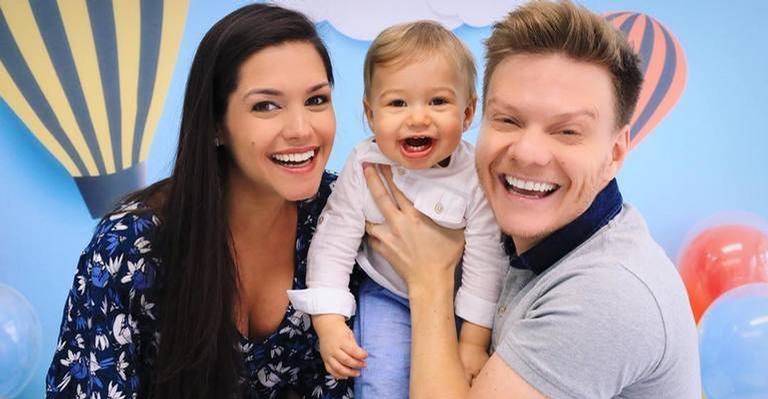 Thais Fersoza revela que Teodoro aprendeu a falar “Mamãe” e se derrete: ”Vocês ouviram isso?”