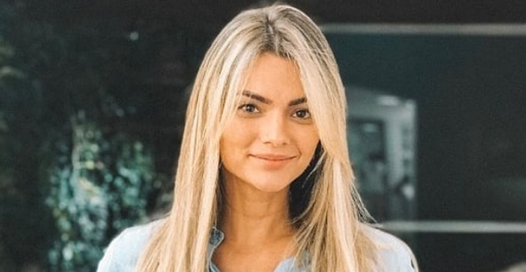 De short curtinho e body colado, Kelly Key exibe pernas saradíssimas em viagem divertida em família
