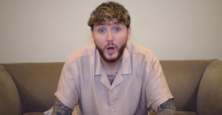 James Arthur, cantor de música do ‘O Tempo Não Para’, se surpreende com covers de fãs