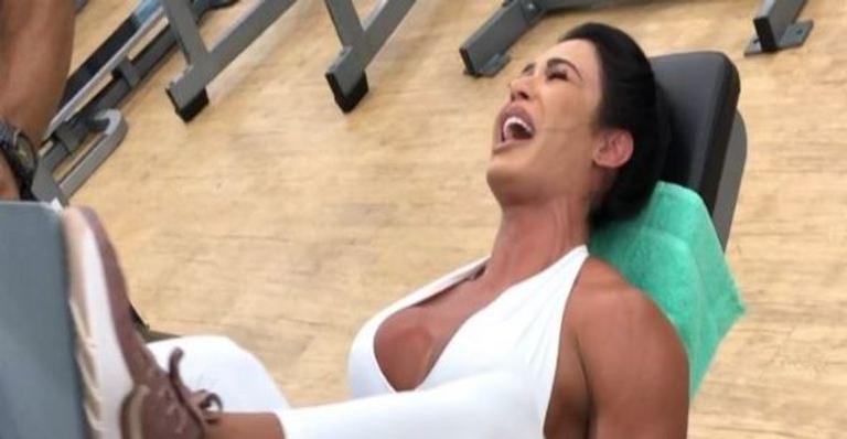 Gracyanne exibe machucados nas costas após acidente na academia: ”Está com um pedaço arrancado”