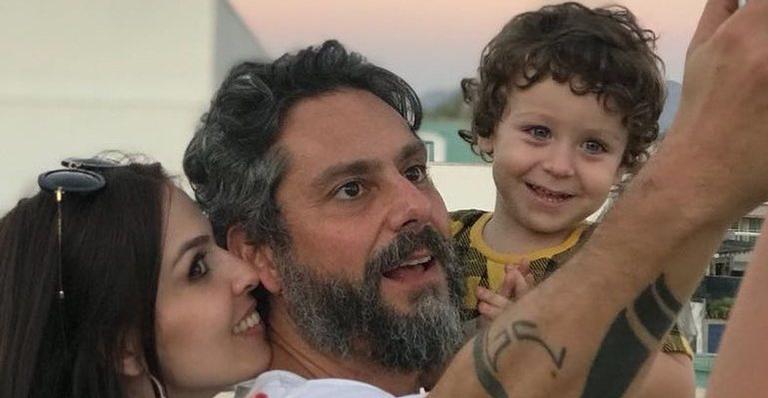 Conheça o quarto belíssimo dos filhos de Alexandre Nero e Karen Brusttolin