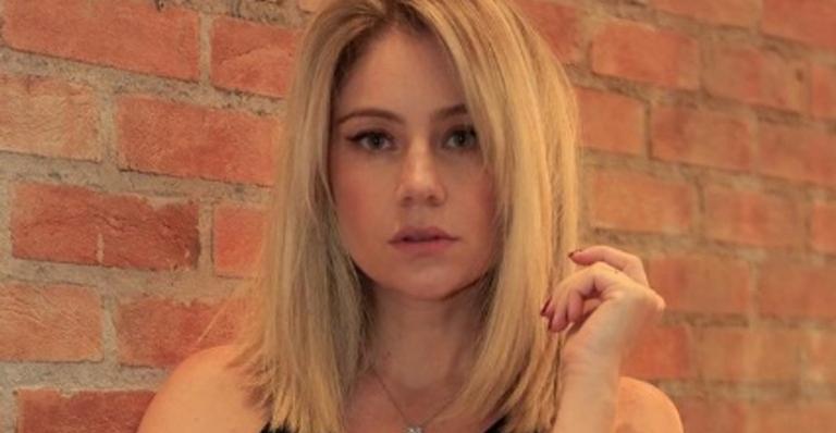 Juliana Baroni muda o visual e volta a adotar franja depois de 20 anos