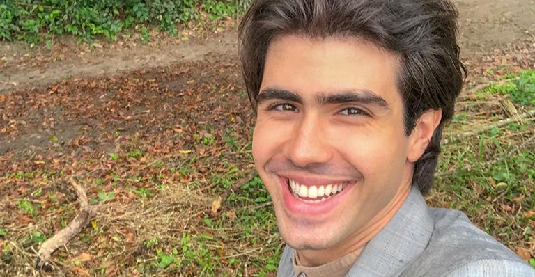 Sensual! Juliano Laham exibe novo visual após ‘Orgulho e Paixão’ e encanta fãs: ”Deus grego”