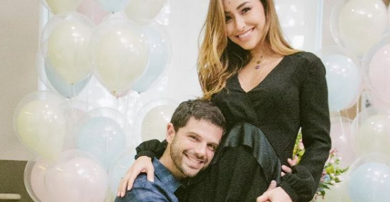 Sabrina Sato e Duda Nagle revelam o nome de sua primeira filha
