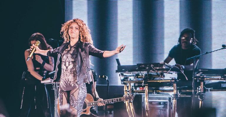 Shakira retorna ao Brasil após 7 anos com show recheado de hits dos anos 90