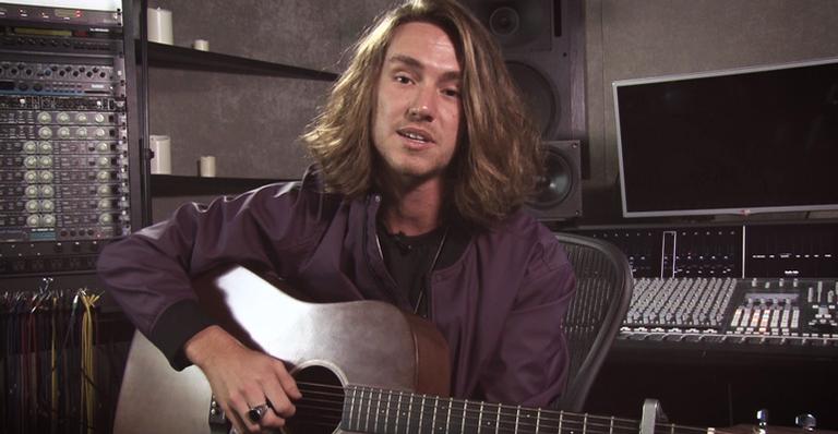 Vitor Kley apresenta a música ‘Adrenalizou’ em versão exclusiva para a CARAS