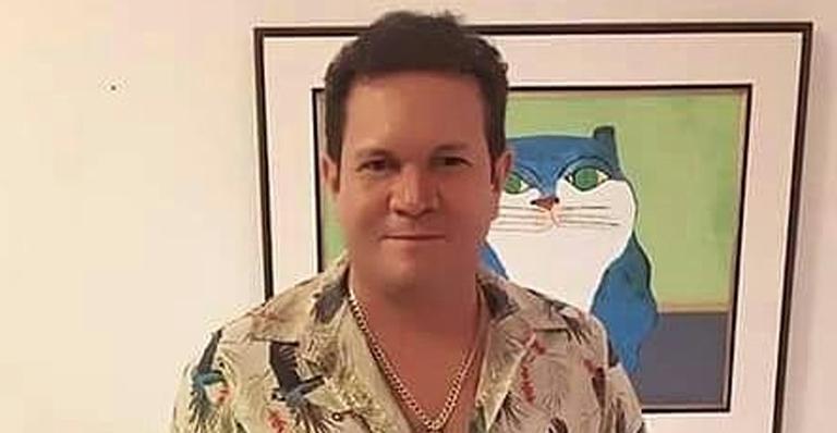 Apaixonado, Ximbinha posa com a nova namorada e se declara