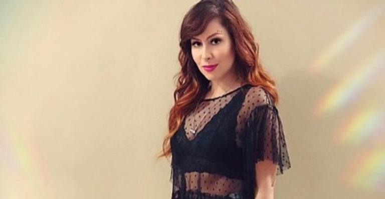 Em clique raríssimo, Pitty encanta ao mostrar sua filha, Madalena, de fantasia
