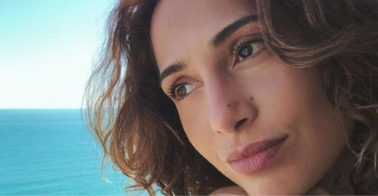 Camila Pitanga radicaliza e aparece com novo visual para próximo trabalho na TV