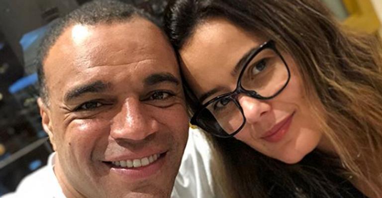 Denilson parabeniza a esposa Luciele Di Camargo: ”Incrível”