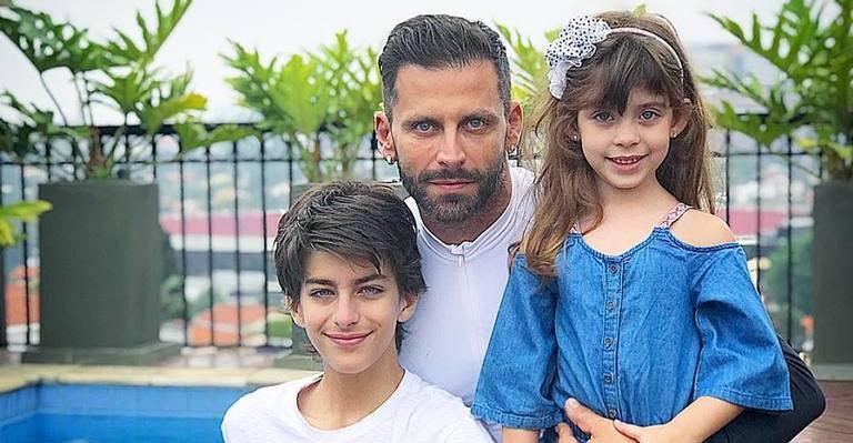 Henri Castelli prestigia jogo de basquete de filho e se gaba: ”Claro que foi escolhido”
