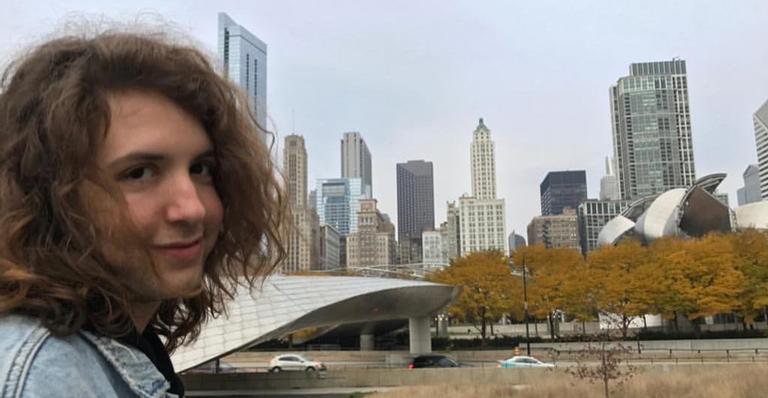 Lucas Jagger ”vira” meme nas redes e se diverte com montagens