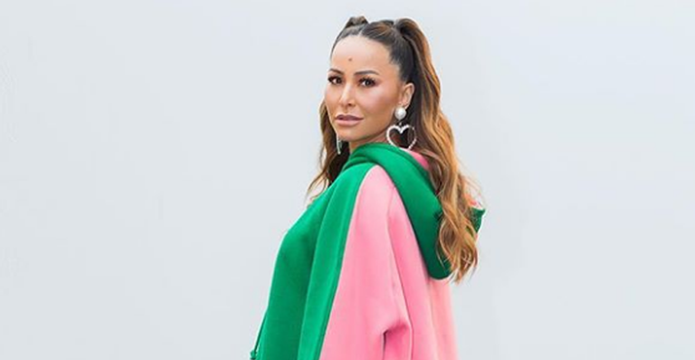 Está chegando a hora! Sabrina Sato sobe pela última vez em palco de programa em 2018