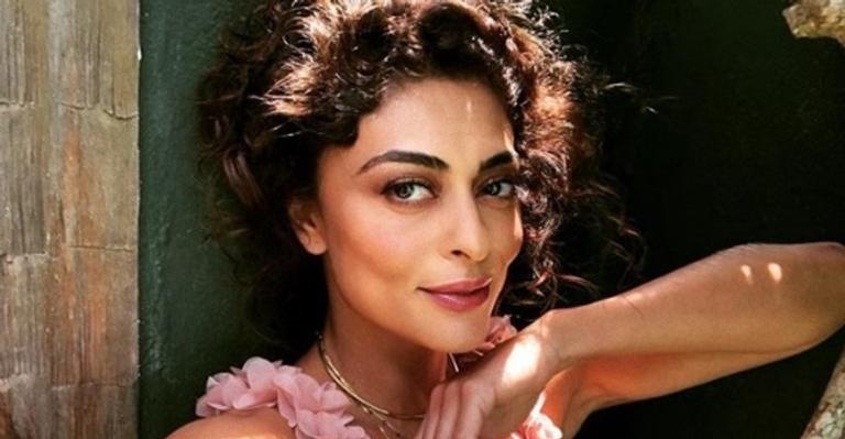 Juliana Paes surge irreconhecível ao relembrar foto antiga fantasiada de bruxa