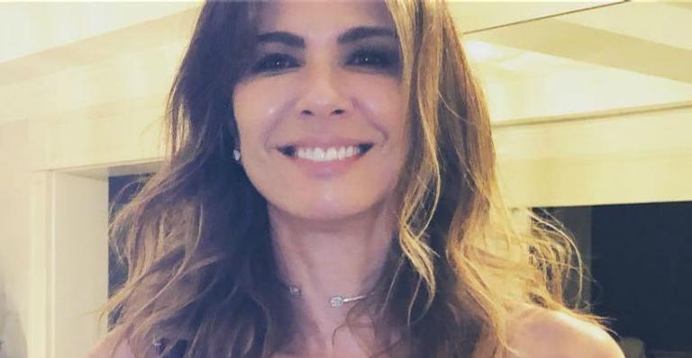Luciana Gimenez exibe nova tatuagem íntima