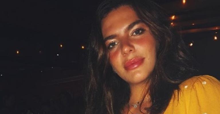 Mariana Goldfarb causa alvoroço na web após exibir foto de suas estrias no bumbum