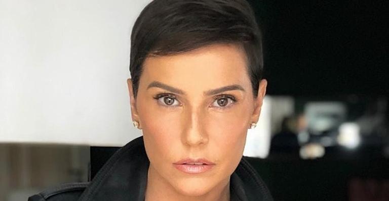 Deborah Secco posa na cama em clique fofíssimo com Maria Flor
