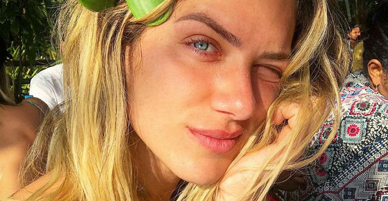 Giovanna Ewbank exibe abdômen trincado, mas outro detalhe chama atenção
