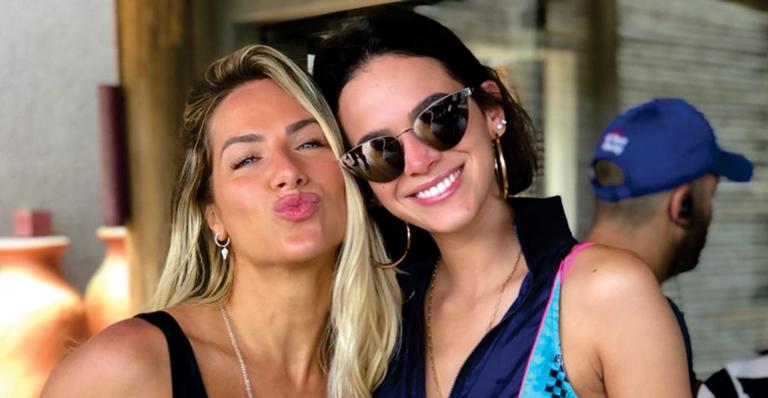 De biquíni, Bruna Marquezine se declara para Giovanna Ewbank: ”Melhor”