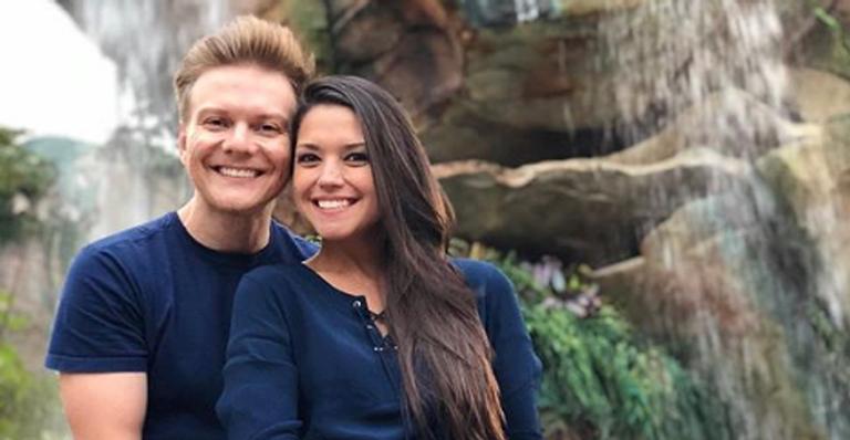 Thais Fersoza encanta a web ao compartilhar foto fofa ao lado da família