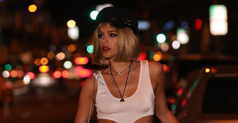 Arrasou! Bruna Marquezine ousa em look de Halloween inspirado em ‘Uma Linda Mulher’